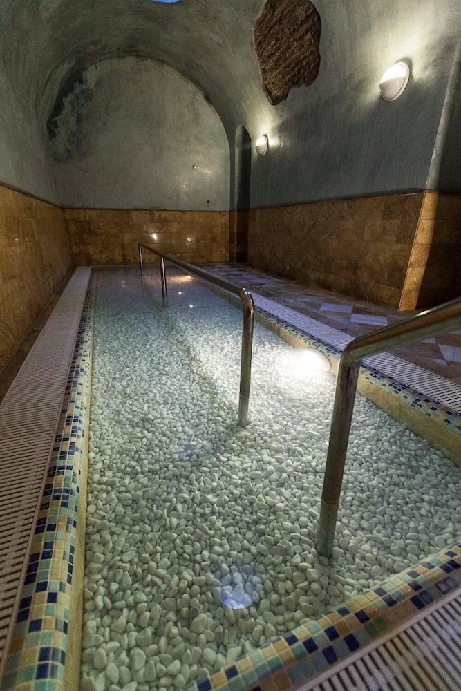 Balneario De Hotel Graena